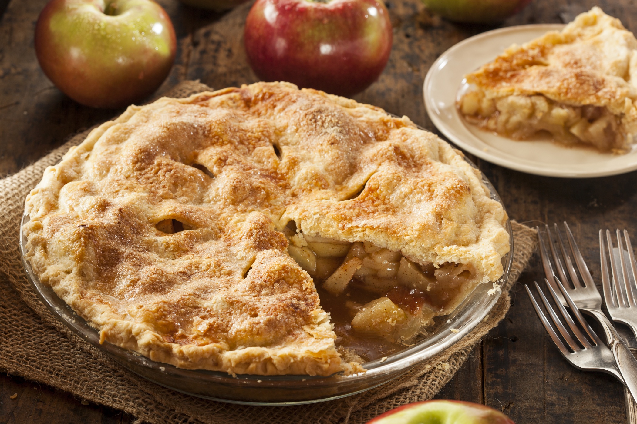 Holiday Apple Pie - Oliver's Markets