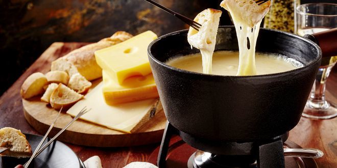 Classic Swiss Cheese Fondue Recipe